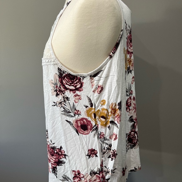 Torrid super soft knit lace floral sleeveless‎ shirt - Picture 4 of 6